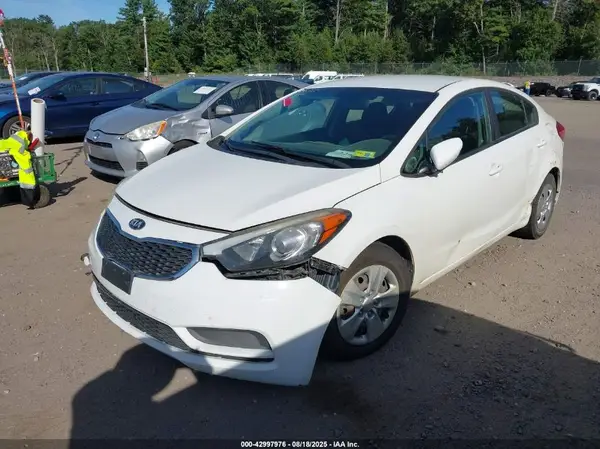 KNAFK4A66G5573039 2016 KIA FORTE - Image 2