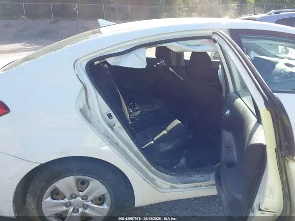 KNAFK4A66G5573039 2016 KIA FORTE - Image 8