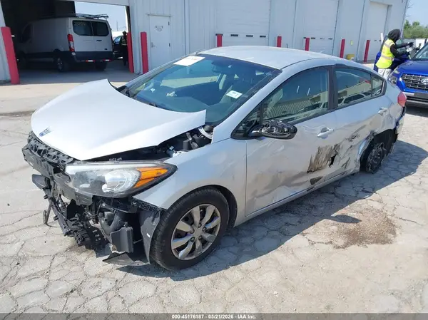 KNAFK4A66G5573784 2016 KIA FORTE - Image 2