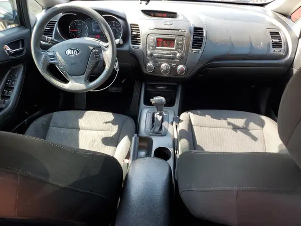 KNAFK4A66G5585093 2016 KIA FORTE - Image 8