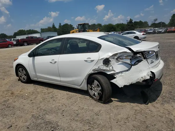 KNAFK4A66G5588060 2016 KIA FORTE - Image 2