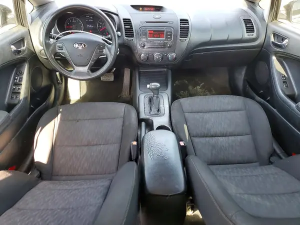KNAFK4A66G5601910 2016 KIA FORTE - Image 8