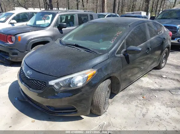 KNAFK4A66G5602796 2016 KIA FORTE - Image 2