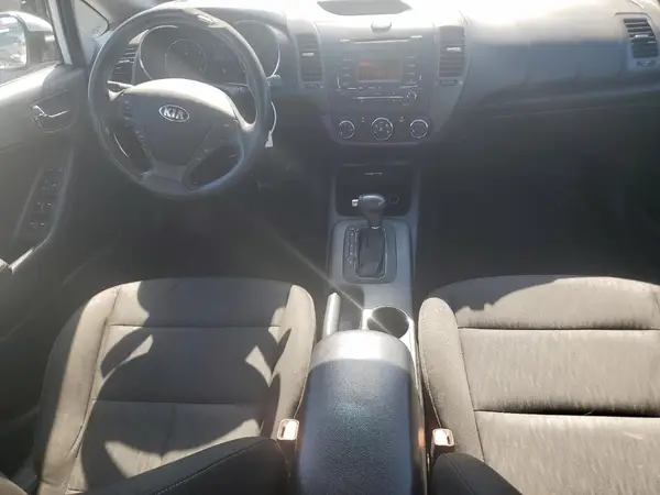 KNAFK4A66G5604211 2016 KIA FORTE - Image 8