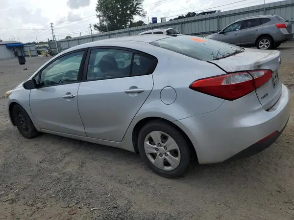 KNAFK4A66G5607271 2016 KIA FORTE - Image 2