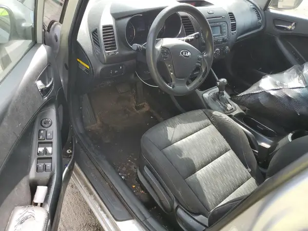KNAFK4A66G5607271 2016 KIA FORTE - Image 8