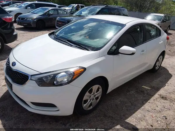 KNAFK4A66G5609621 2016 KIA FORTE - Image 2