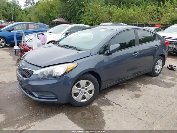 KNAFK4A66G5610008 2016 KIA FORTE - Image 2