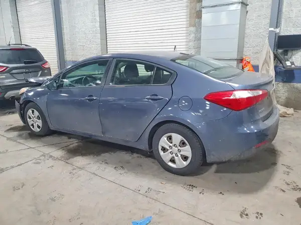 KNAFK4A66G5612213 2016 KIA FORTE - Image 2