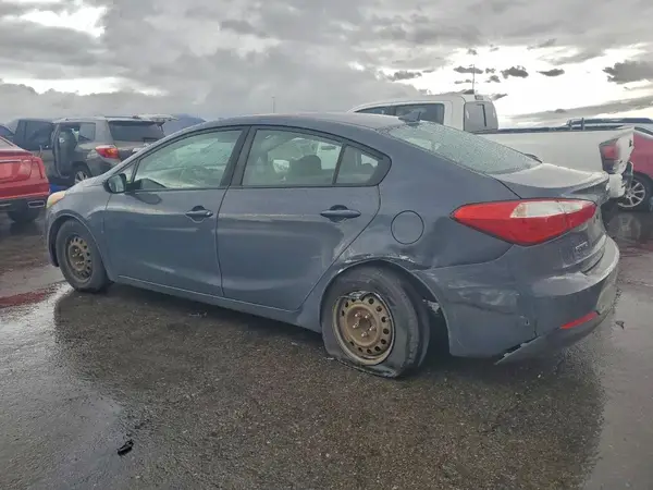 KNAFK4A66G5613121 2016 KIA FORTE - Image 2