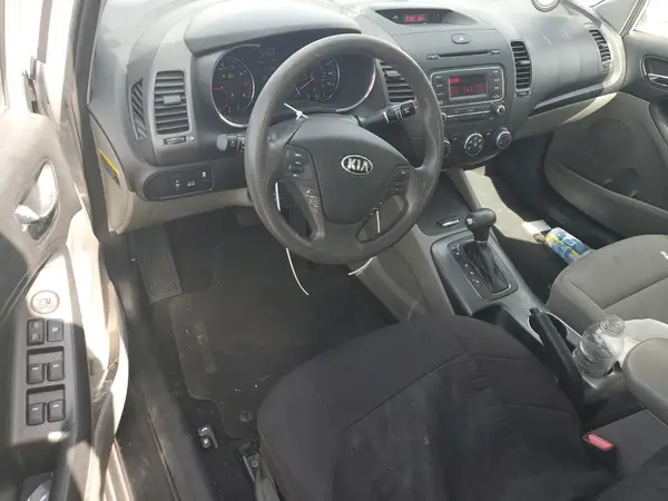 KNAFK4A66G5614611 2016 KIA FORTE - Image 8
