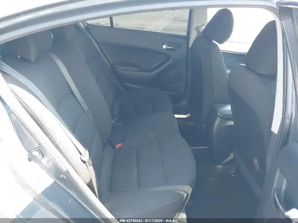 KNAFK4A66G5614835 2016 KIA FORTE - Image 8