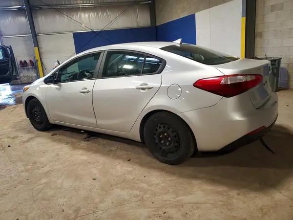 KNAFK4A66G5615337 2016 KIA FORTE - Image 2