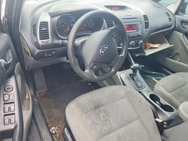 KNAFK4A66G5616701 2016 KIA FORTE - Image 8