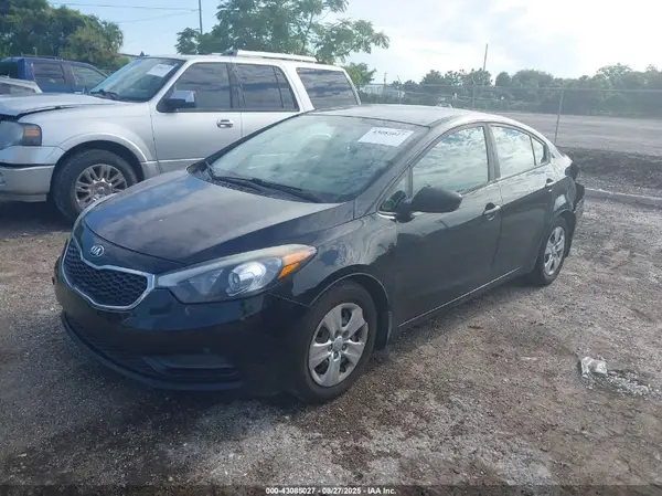 KNAFK4A66G5621316 2016 KIA FORTE - Image 2