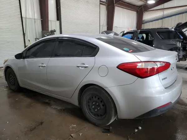 KNAFK4A67G5462242 2016 KIA FORTE - Image 2