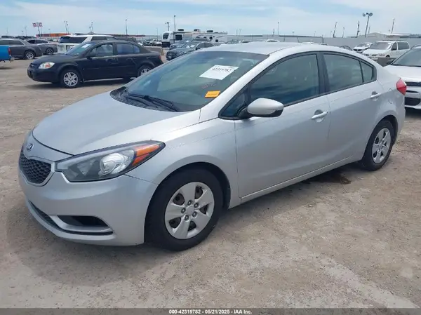 KNAFK4A67G5464511 2016 KIA FORTE - Image 2