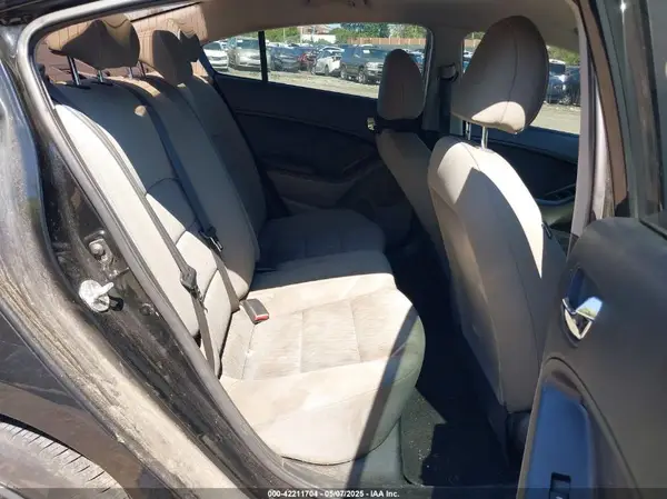 KNAFK4A67G5467716 2016 KIA FORTE - Image 8