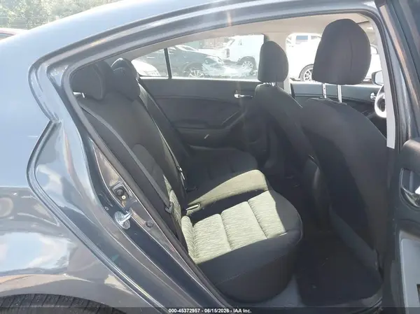 KNAFK4A67G5471247 2016 KIA FORTE - Image 8