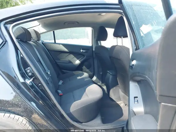 KNAFK4A67G5485875 2016 KIA FORTE - Image 8