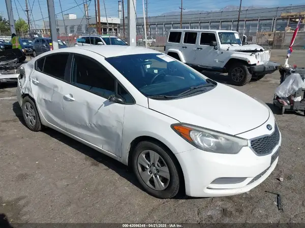 KNAFK4A67G5492812 2016 KIA FORTE - Image 1