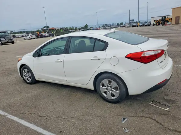 KNAFK4A67G5496195 2016 KIA FORTE - Image 2