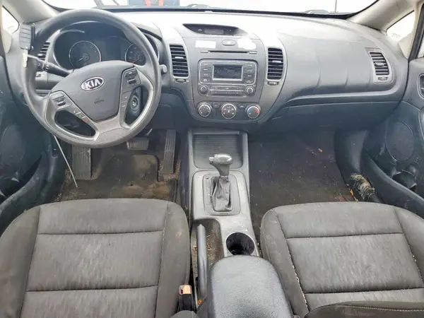 KNAFK4A67G5496195 2016 KIA FORTE - Image 8