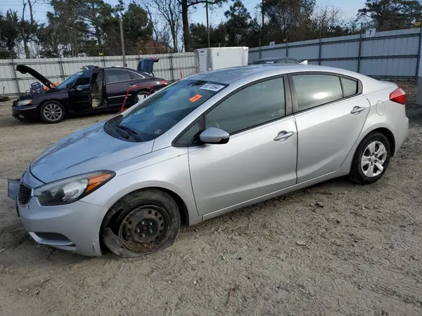 KNAFK4A67G5504201 2016 KIA FORTE - Image 1
