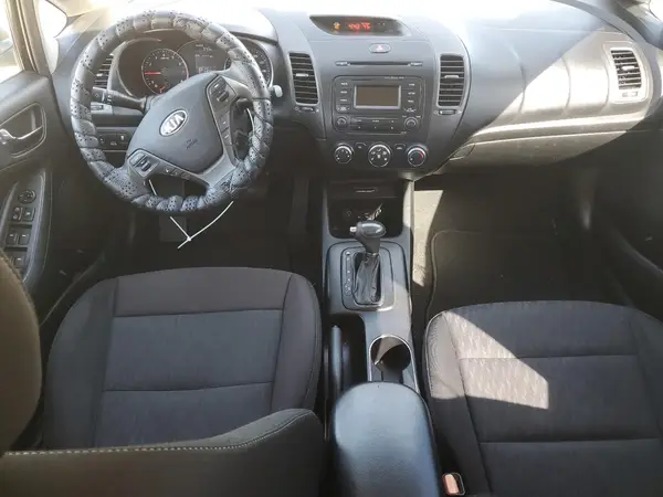 KNAFK4A67G5511052 2016 KIA FORTE - Image 8