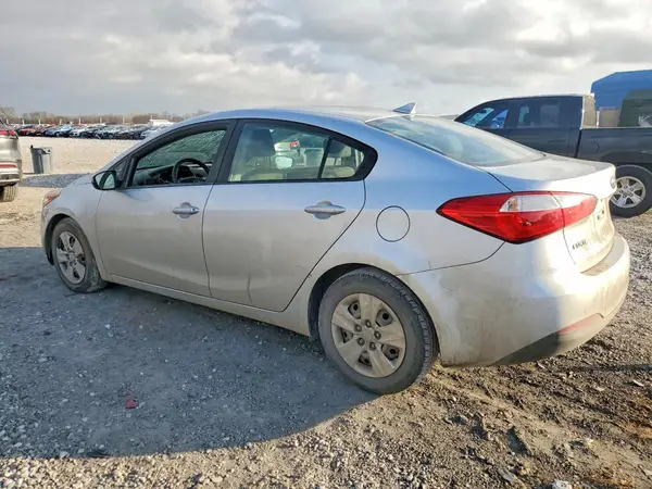 KNAFK4A67G5515361 2016 KIA FORTE - Image 2