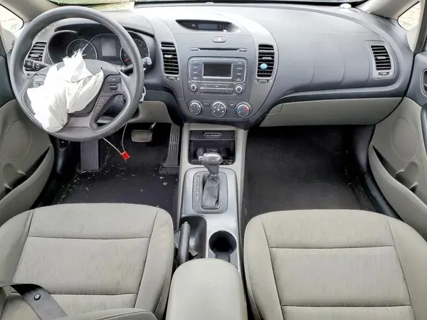 KNAFK4A67G5516462 2016 KIA FORTE - Image 8