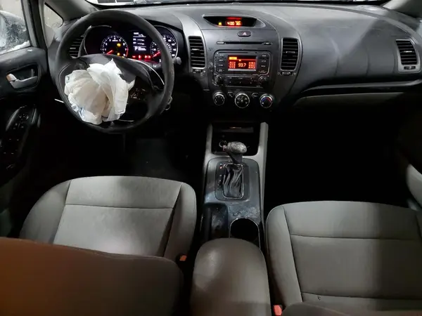 KNAFK4A67G5520351 2016 KIA FORTE - Image 8