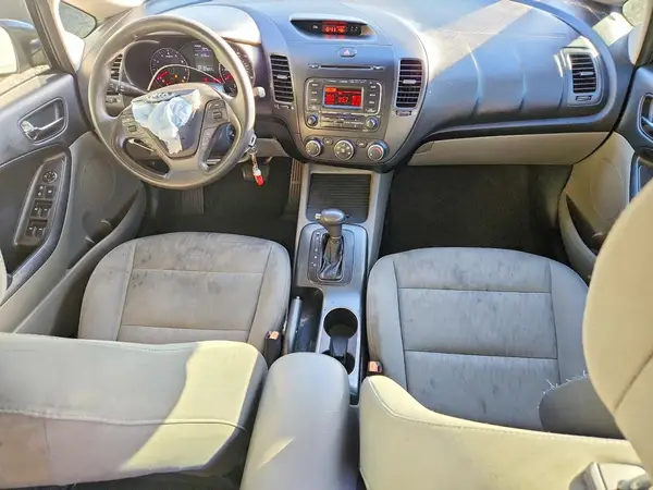 KNAFK4A67G5540311 2016 KIA FORTE - Image 8