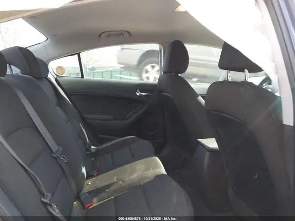 KNAFK4A67G5542396 2016 KIA FORTE - Image 8