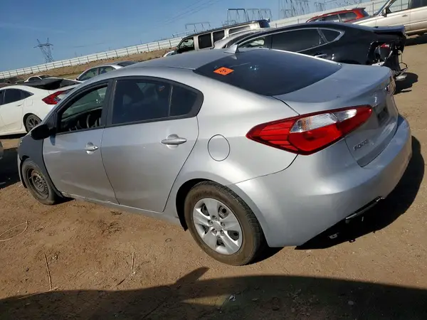 KNAFK4A67G5544102 2016 KIA FORTE - Image 2