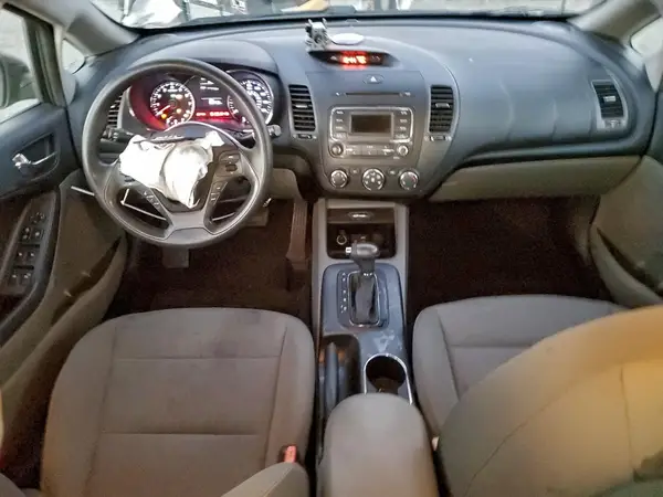 KNAFK4A67G5545170 2016 KIA FORTE - Image 8