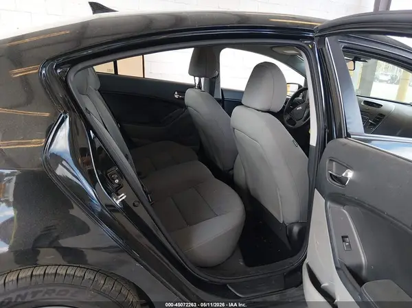 KNAFK4A67G5554449 2016 KIA FORTE - Image 8