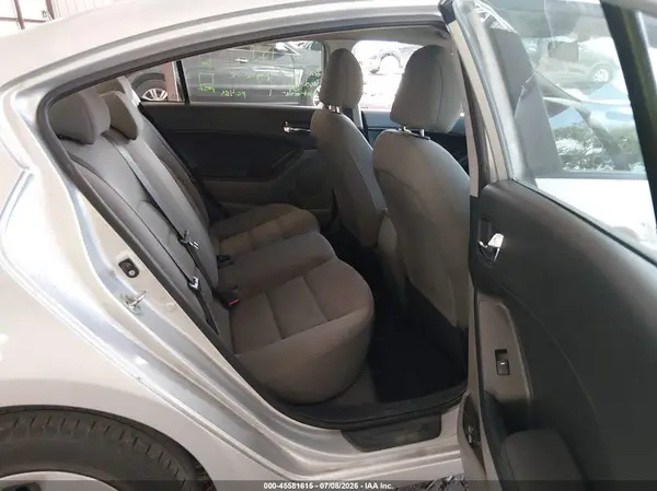KNAFK4A67G5559022 2016 KIA FORTE - Image 8
