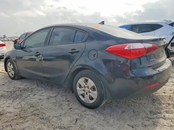 KNAFK4A67G5559067 2016 KIA FORTE - Image 2