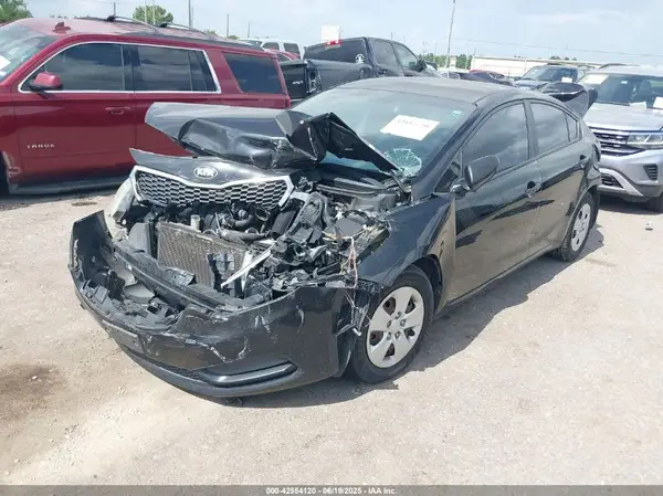 KNAFK4A67G5563037 2016 KIA FORTE - Image 2