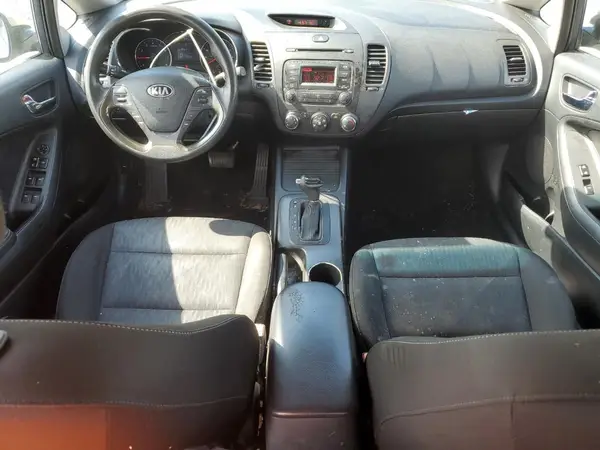 KNAFK4A67G5563409 2016 KIA FORTE - Image 8