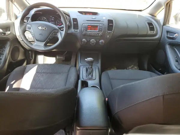 KNAFK4A67G5565130 2016 KIA FORTE - Image 8