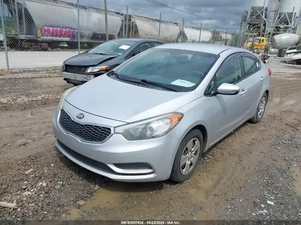 KNAFK4A67G5569002 2016 KIA FORTE - Image 2