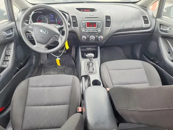 KNAFK4A67G5569548 2016 KIA FORTE - Image 8