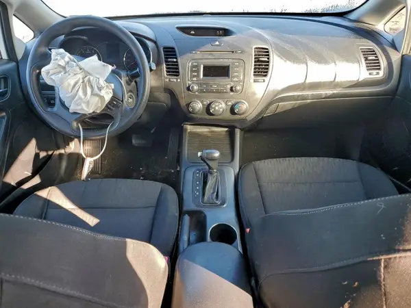 KNAFK4A67G5573888 2016 KIA FORTE - Image 8