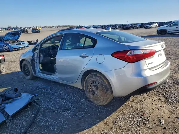KNAFK4A67G5574233 2016 KIA FORTE - Image 2