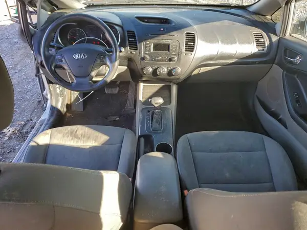 KNAFK4A67G5574233 2016 KIA FORTE - Image 8