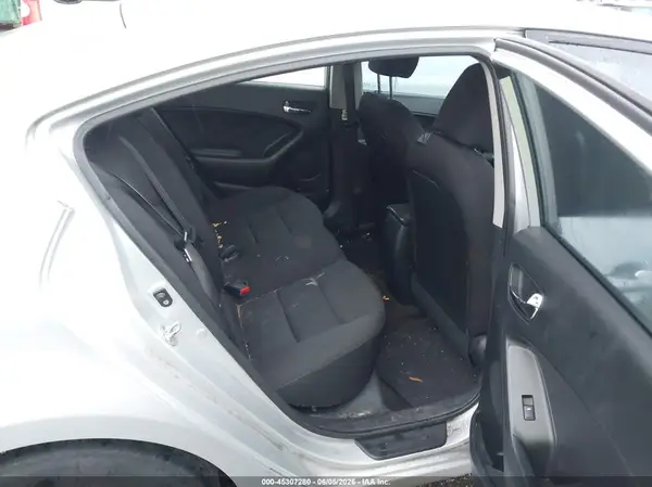 KNAFK4A67G5576905 2016 KIA FORTE - Image 8