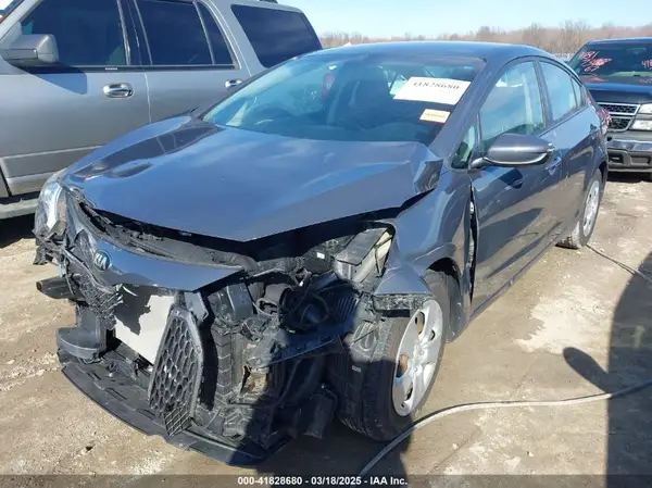 KNAFK4A67G5584552 2016 KIA FORTE - Image 2
