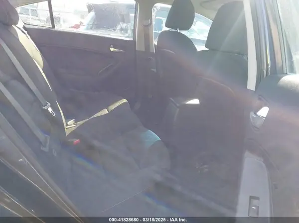KNAFK4A67G5584552 2016 KIA FORTE - Image 8